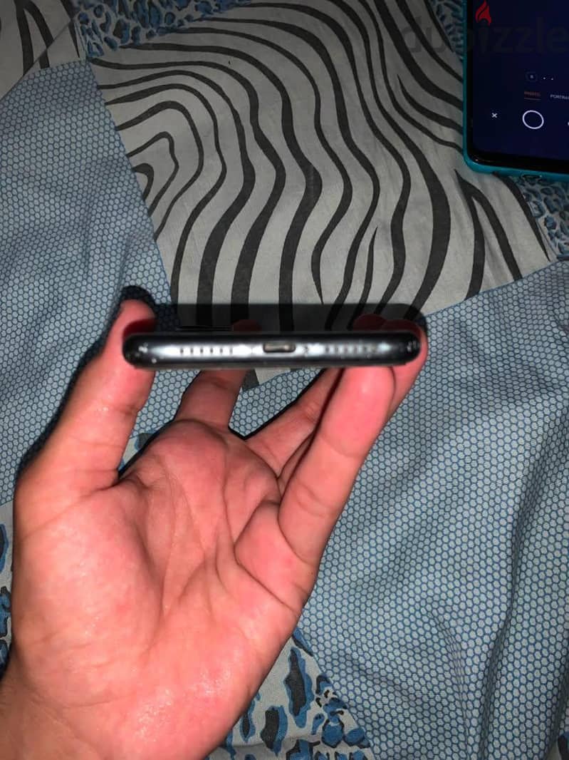 Apple - iPhone 11 4