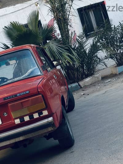 لادا 2105  روسي