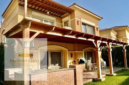 للبيع فيلا متشطبه بالتكيفات في قلب التجمع كومبوند فيلات  وتقسيط علي اطول فتره سداد جنب الجامعه الامريكيه بكمبوند تلال ايست