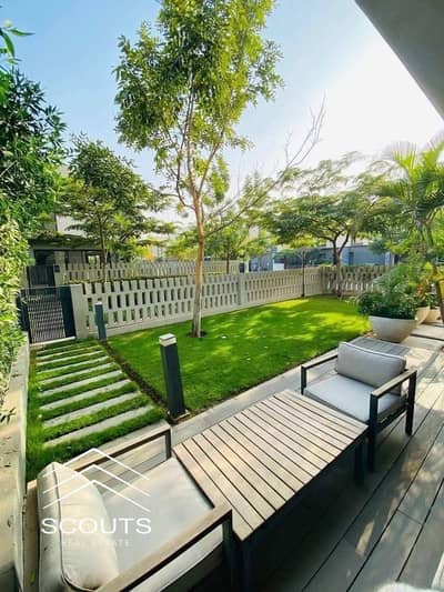 استلم فوري توين هاوس في قلب الشروق لوكيشن كورنر اطلاله مميزه علي ال water features تقسيمه High-End قريب من العاصمه الاداريه ولافيستا وكارفور