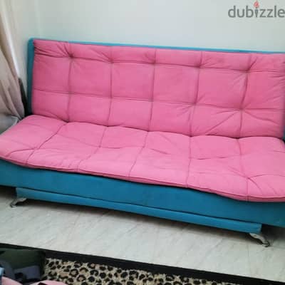 كنبه سرير استخدام بحاله ممتازه بسيط جدا