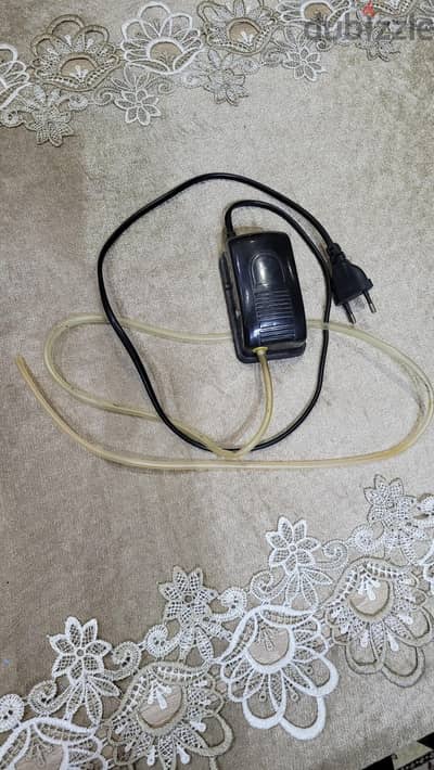 مضخه هواء للأحواض أو الزراعة المائية مستعمله بحاله ممتازة.
