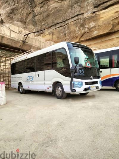 شركة Monami travel  تقدم ايجار تويوتا هايس للرحلات بأرخص في مصر