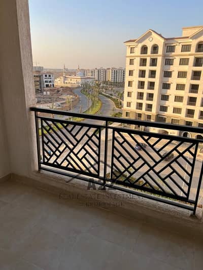 مفروش فى كمبوند سيليا العاصمة الادارية الجديدة مفوش بالكامل ومكيفة 2 نوم جاهزة على السكن الفورى