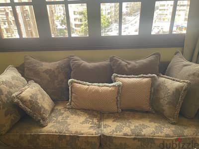 living room - good condition