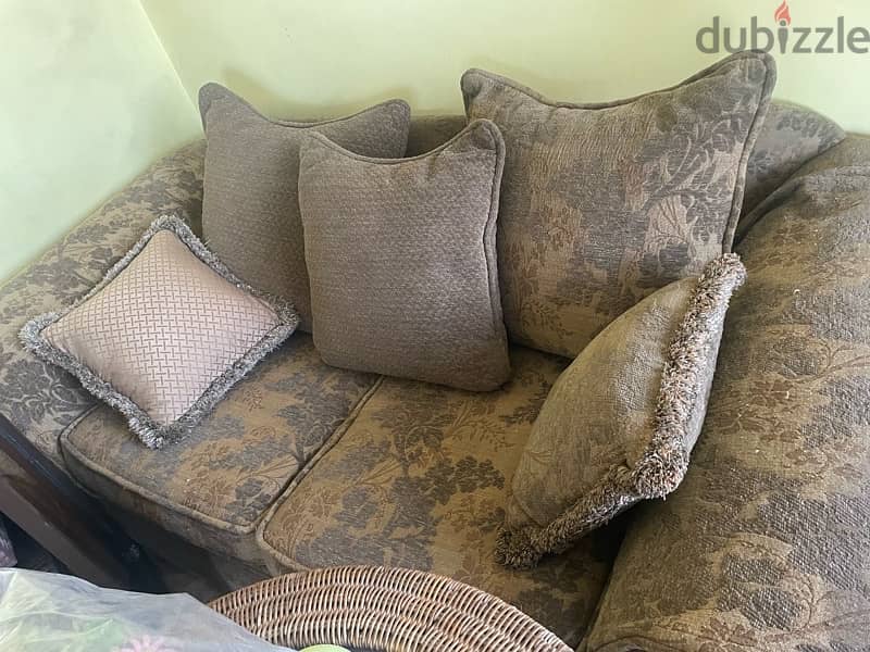 living room - good condition 2