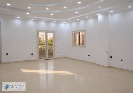 Unfurnished 325 sq m apartment for rent in Al Yasmin 7 Villas, First Settlement, located near the Air Force Specialized Hospital and Petrosport Club. Unfurnished 325 sq m apartment for rent in Al Yasmin 7 Villas, First Settlement, located near the Air Force Specialized Hospital and Petrosport Club.