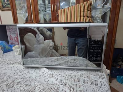 ميكروويف LG السعه 42لتر