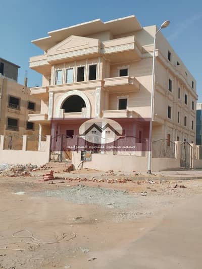 Villa for sale in Al-Qarnfal with an area of 243 meters, half-finished, elevator working