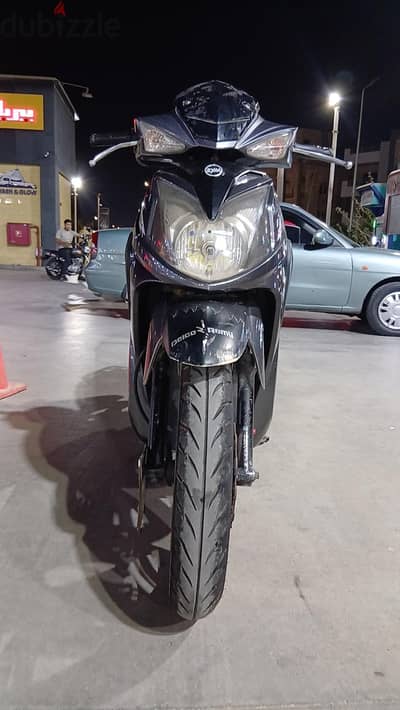 اسكوتر sym موديل2021 رخصه 7 شهور 200 cc