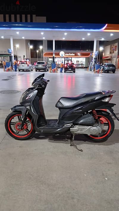 اسكوتر sym موديل2021 رخصه 7 شهور 200 cc