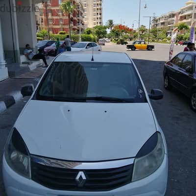 رينو سانديرو 2014 اتوماتيك ماشية 50000 ألف