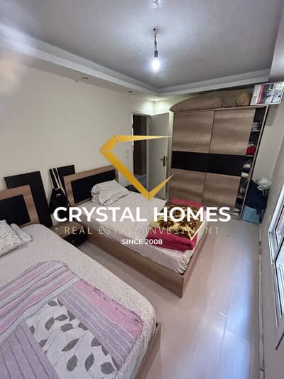 Apartment for sale with a balcony, high-end in October, in the south investors area, in front of the orchard and the fifth district, 135 meters, 3 rooms