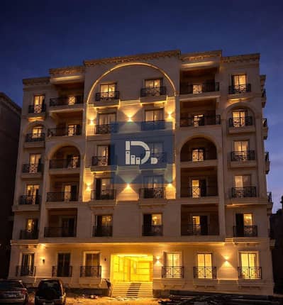 The monthly offer at Green City! An apartment of 164m with 3 rooms for immediate delivery, installments starting from 30,000 EGP monthly, and installments up to 10 years in the heart of October Gardens.