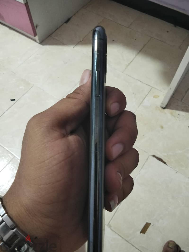 Apple - iPhone 11 Pro Max 3