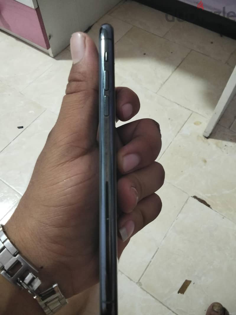 Apple - iPhone 11 Pro Max 4