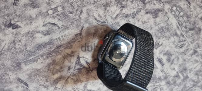 ساعة Apple Watch Series 4 مقاس 44 ملم
