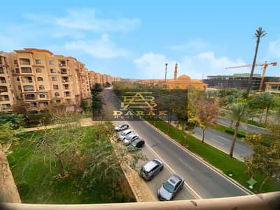 شقه للايجار مفروش 175متر B2 مدينتى فيو شارع