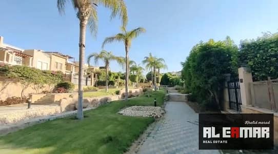 Middle Townhouse for Sale