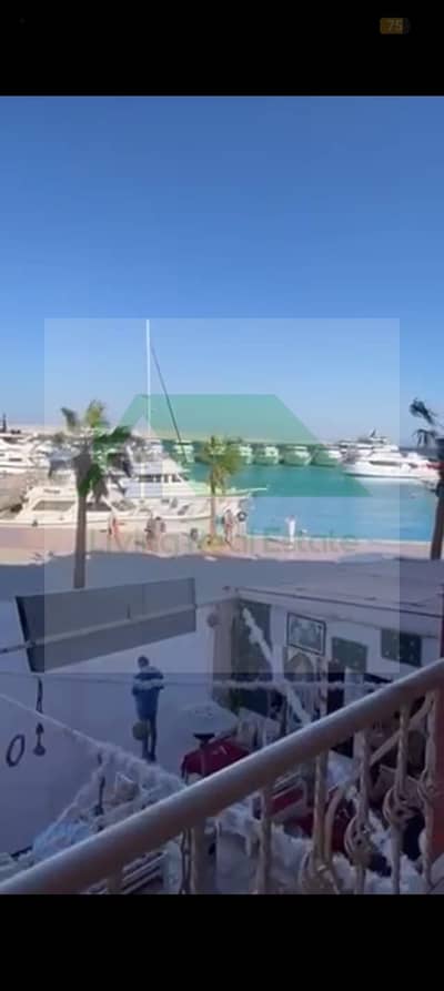  شقة فاخرة للبيع بإطلالة بحرية في مارينا الغردقة – شاطئ خاص وحمام سباحة