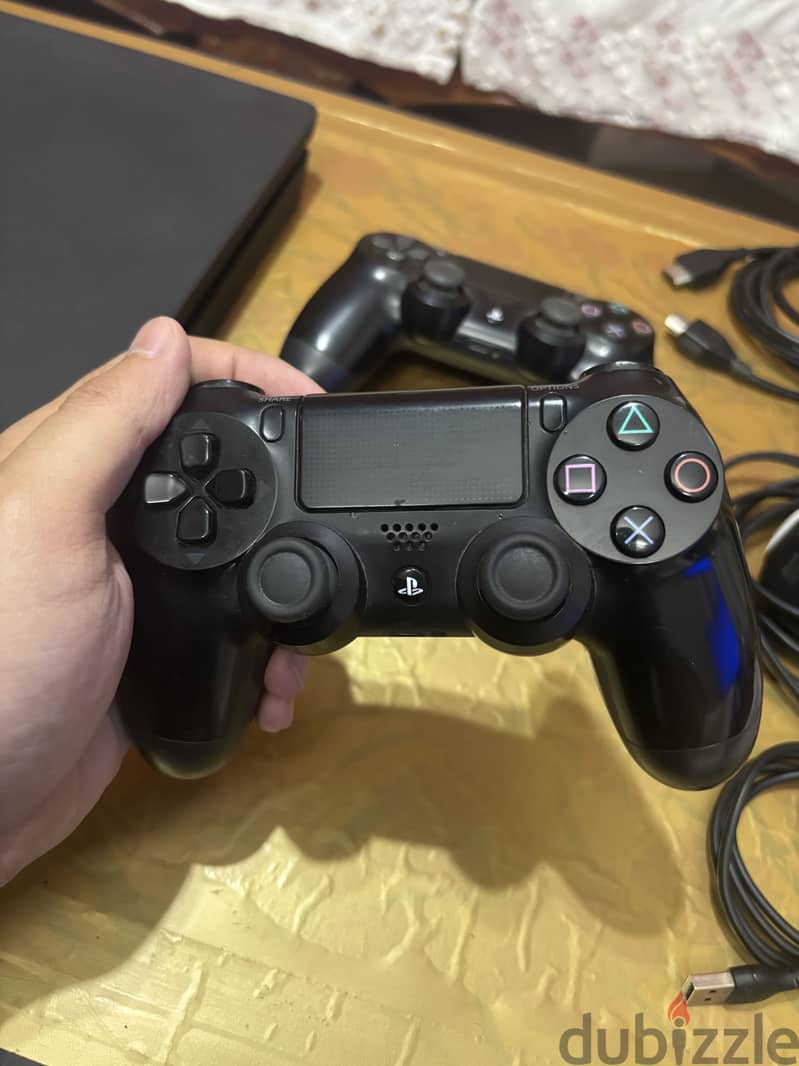 PS4 Slim 1 TB 4