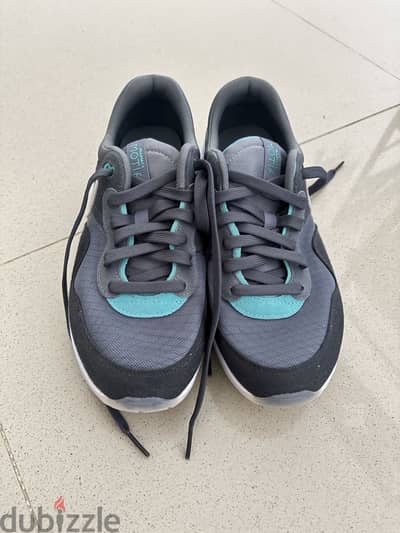 Brand new original Nike Airmax size 7Y