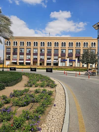 مكتب اداري 350م للايجار مفروش في Mivida Business Park التجمع