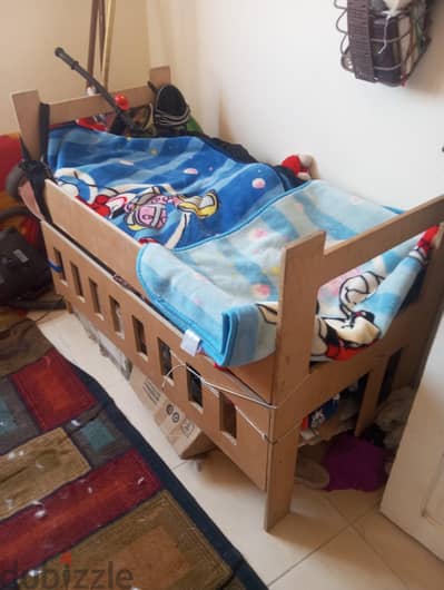 سرير اطفال