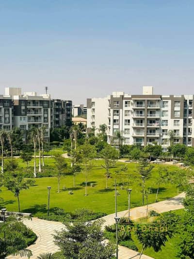 Apartment 202 meters in Madinaty B14 with a total contract of 8,380,000, payable in installments over 12 years. First deliveries in the group, 12 mill