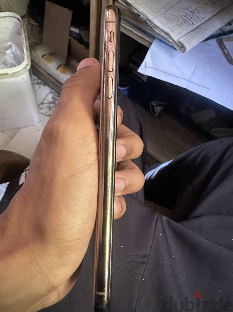 Apple - iPhone XS Max 1