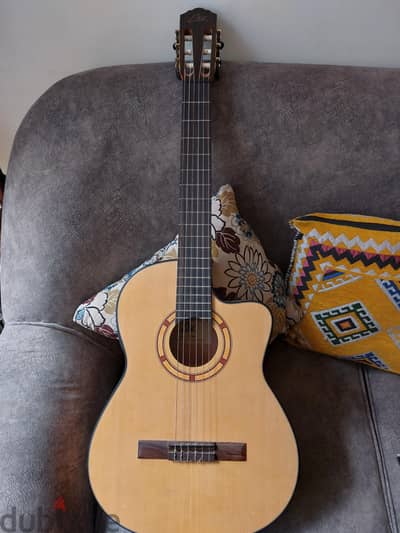 EKO Classical Guitar Plugged (Fishman) - Like New + Cover