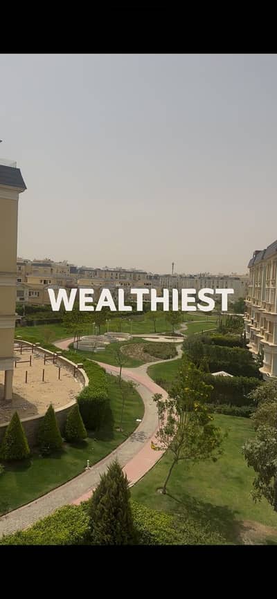 For serious buyers, an immediate cash delivery of a 134 sqm apartment with a distinctive street view and open landscape at Mountain View Hyde Park New Cairo.