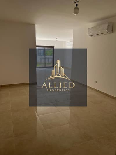 شقة مع حديقة للإيجار في كمبوند فيفث سكوير المراسم - القاهرة الجديدة