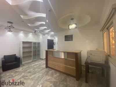 Fully furnished administrative office for rent—featuring 3 rooms and 2 bathrooms—located in Al-Merag Al-Olay (Upper Merag), next to the Emarat Misr ga