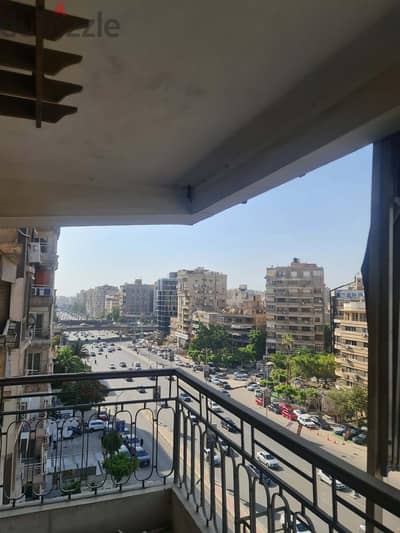 شقه للايجار شارع الثورة