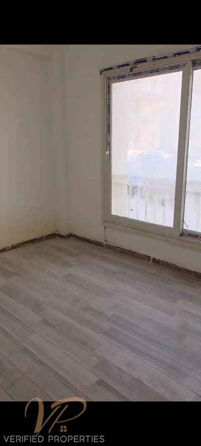  شقة للإيجار في وصال ريزدنس – فيو وايد جاردن مميز   المساحة: 160 م²  3 غرف نوم  دور أرضي بحديقة خاصة (Garden)  تشطيب ممتاز وأول سكن  فيو مباشر على وايد جاردن