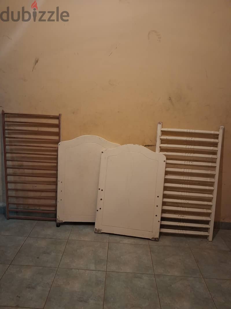 سرير اطفال 1