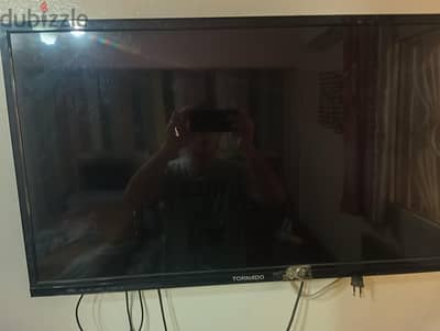 شاشه بحاله ممتازه للبيع ،