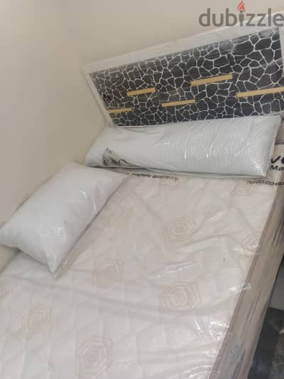 سرير اطفال فردى
