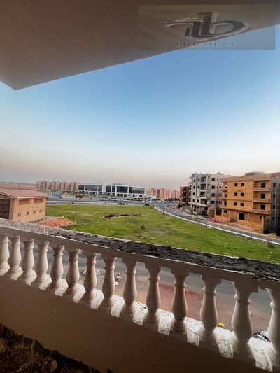 Apartment for sale in the Fifth Settlement - on Mohamed Naguib Axis   Very special location with a clear garden view, close to all services and main axes. 