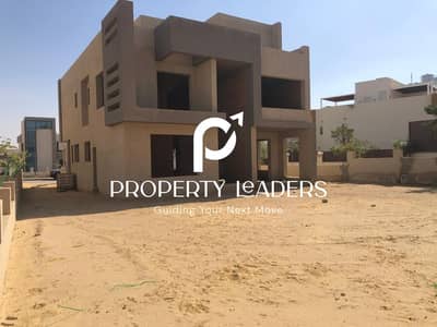 Villa for sale in Grand Heights - 710m