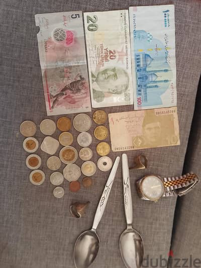 عملات معدنية وورقيه