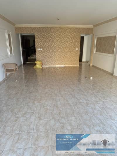 Apartment for rent in Al Rehab 2   New building code  Near Avenue Mall and Carrefour   Ready for immediate occupancy  162 sq m  Divided into:  3-p