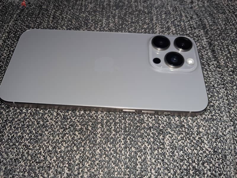 Apple - iPhone 15 Pro Max 3