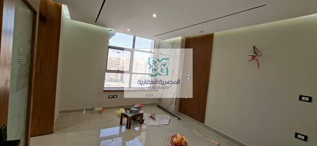 مكتب اداري #للايجار يصلح لكافه الانشطة الادارية و والعيادات برج #جراند_بلازا_الحجاز  بالتكييفات  برج اداري #زهراء_المعادي   - دور 8