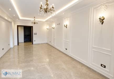 Unfurnished 165 sq m apartment with ultra-super-lux finishing for rent in Town Residence Compound, Fifth Settlement, directly on South 90th Street.