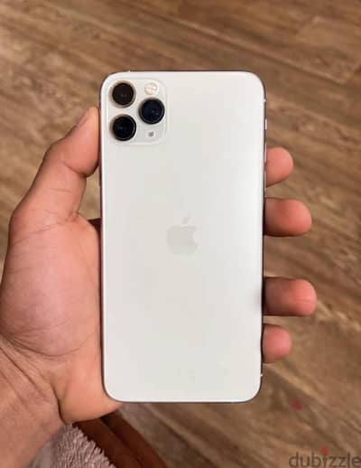 iPhone 11 Pro Max للبدل بي حاجة اعلي عليها ضريبة