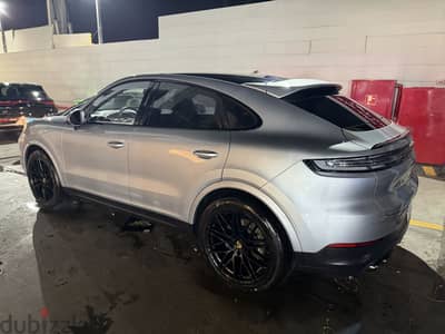 Porsche Cayenne Dolomite Silver Metallic 2024