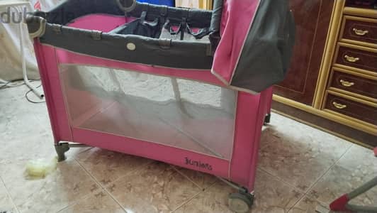 سرير مفهوش اى حاجه ماركه جونيور جايلى من برا ومعاه الحامل