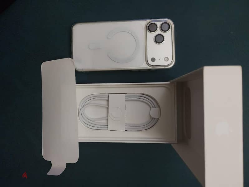 Apple - iPhone 17 Pro Max 4